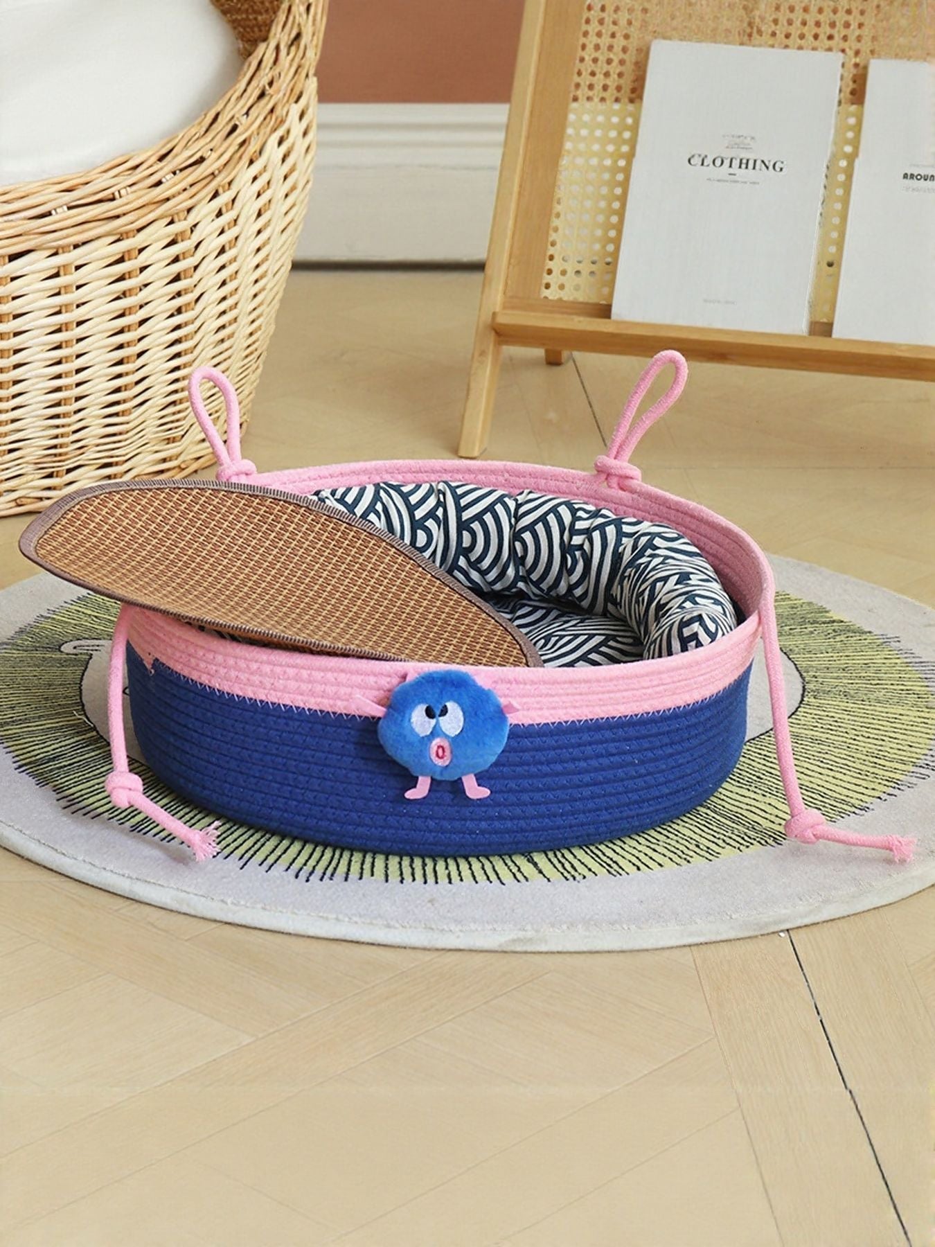 Two-Tone Woven Pet Nest