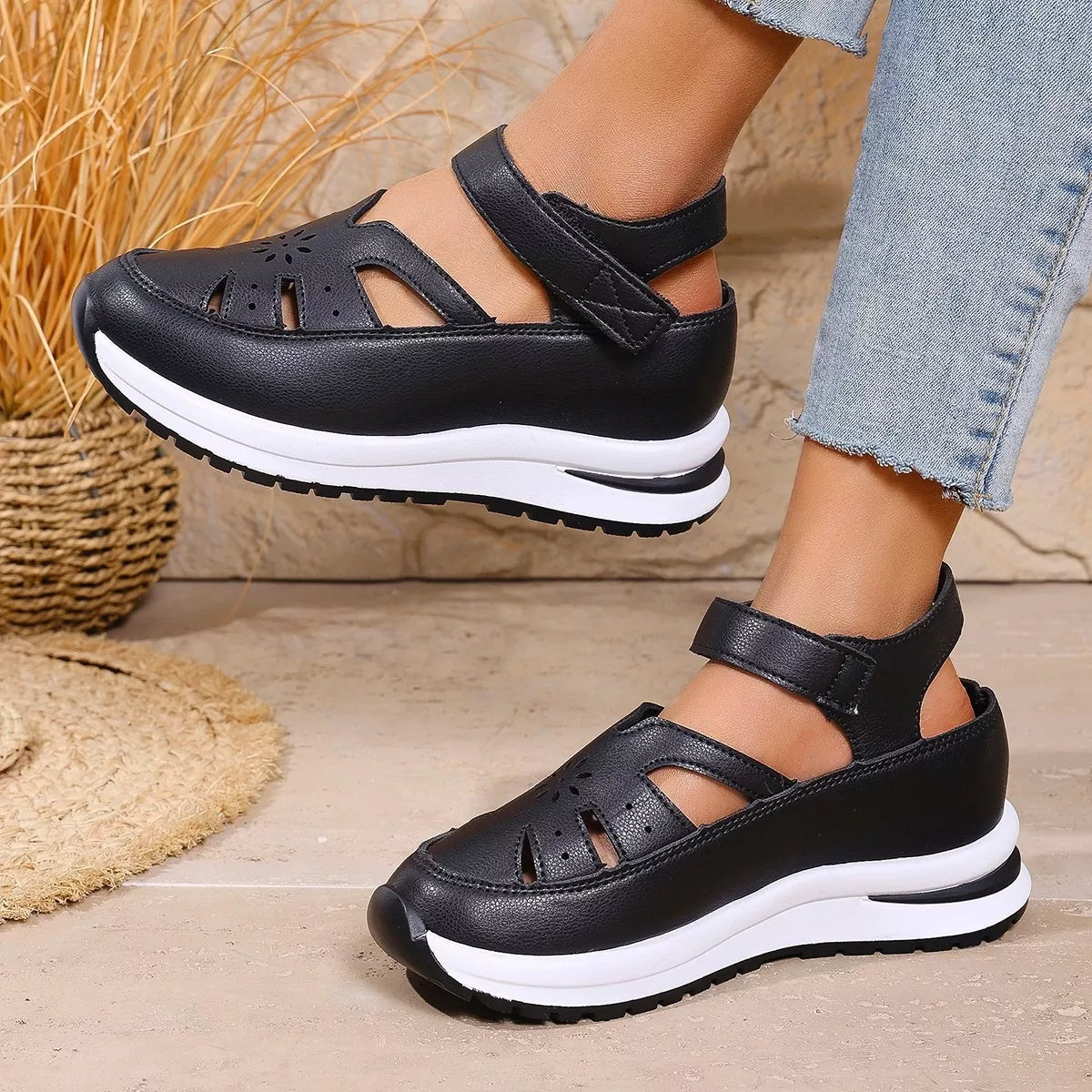 Round Toe Platform Sandals