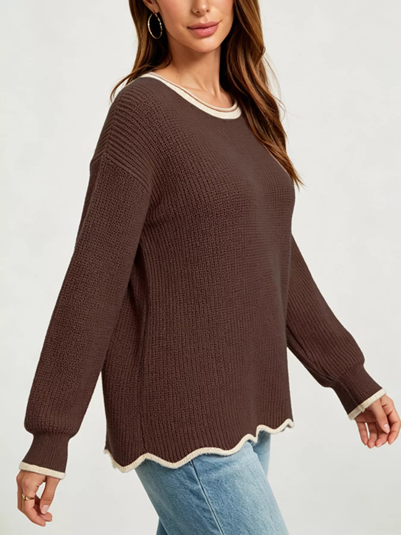 Contrast Trim Scalloped Hem Ribbed Knit Sweater
