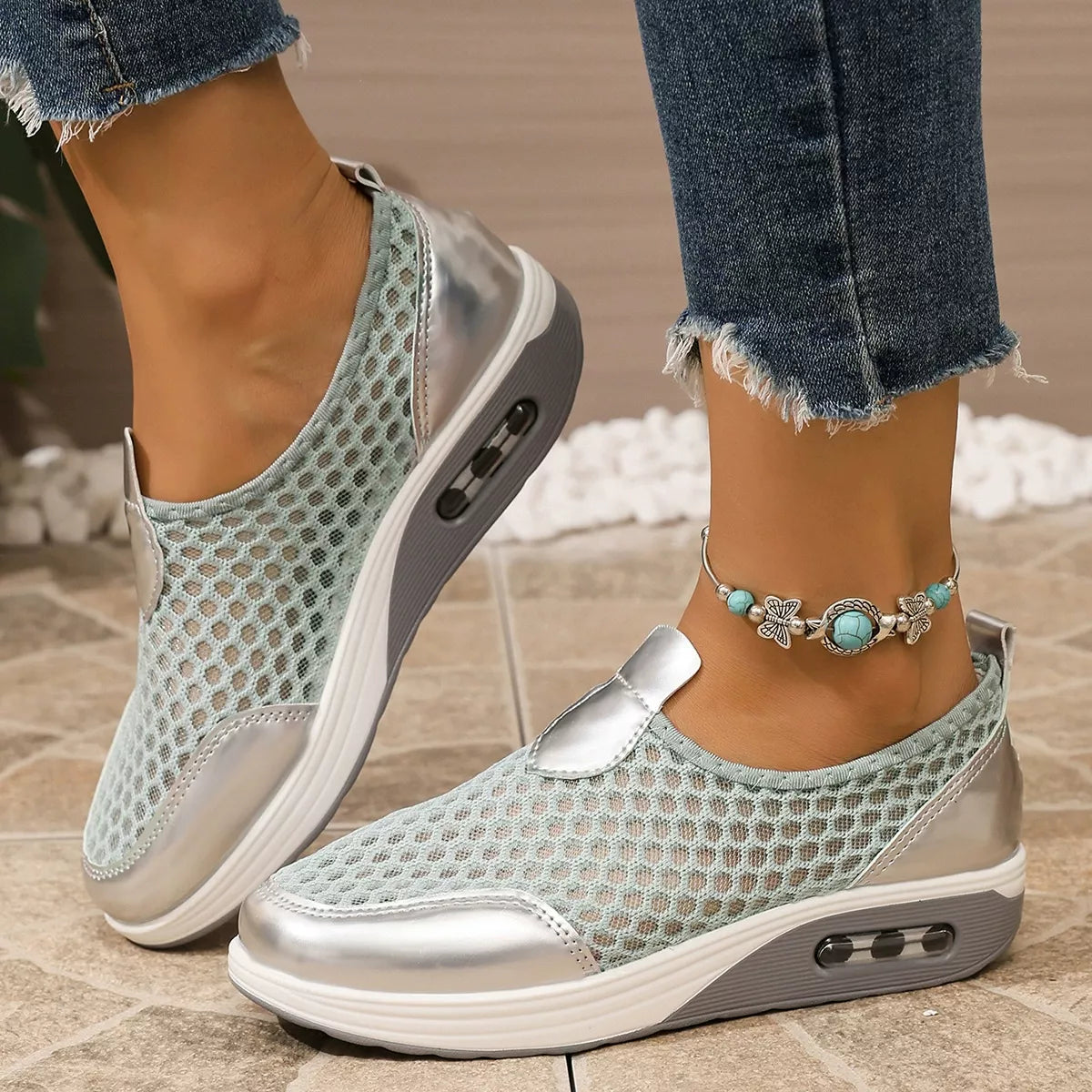 Round Toe Mesh Sneakers