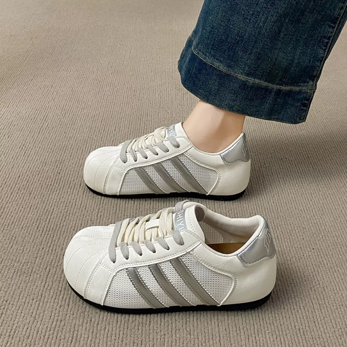 Lace Up Round Toe Sneakers