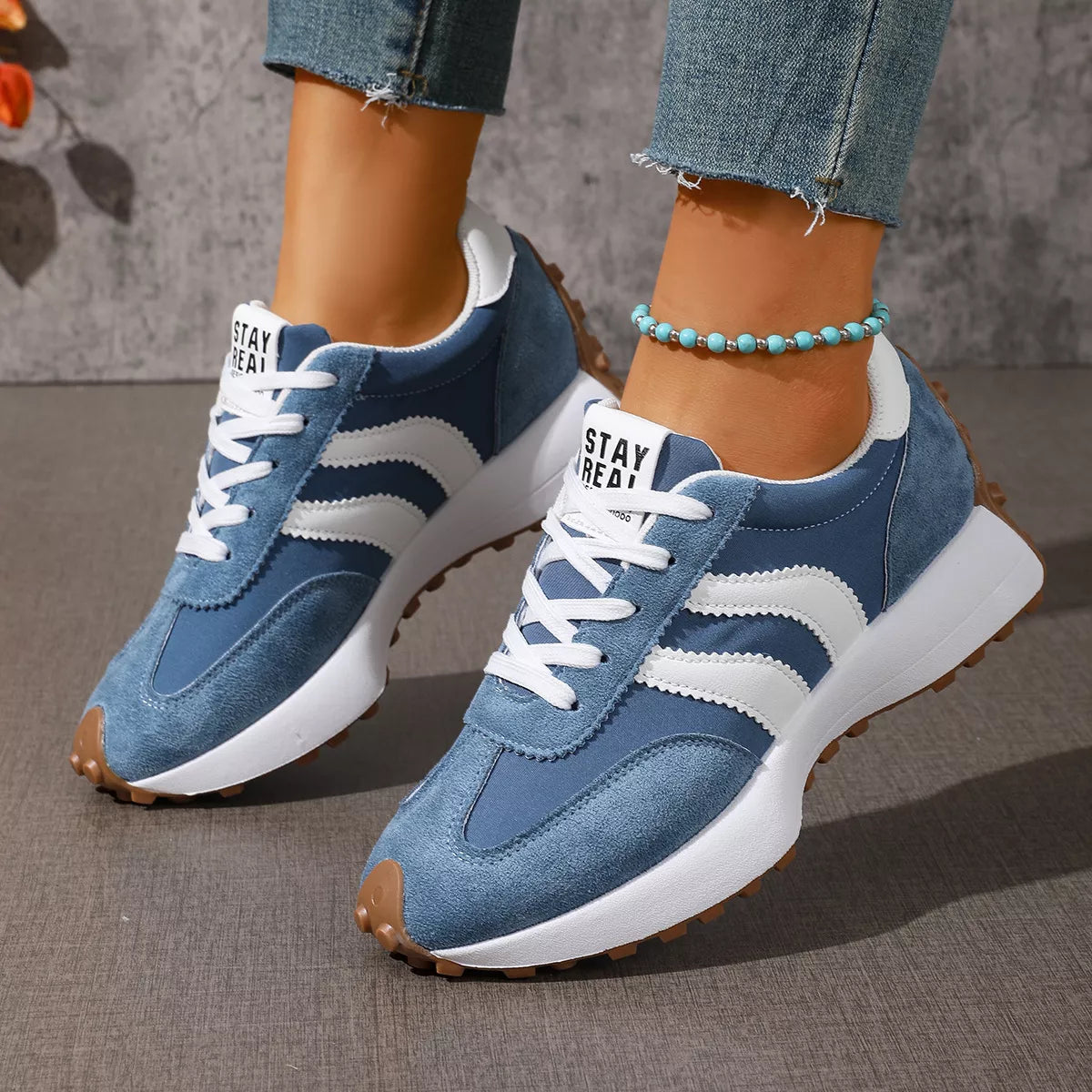 Lace Up Round Toe Sneakers