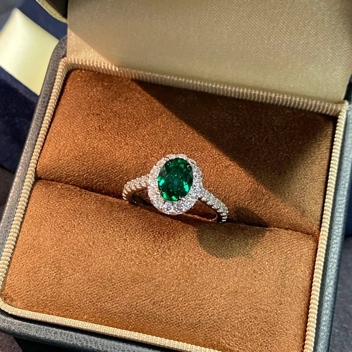 925 sterling Silver Oval Cut Synthetic Emerald Ring