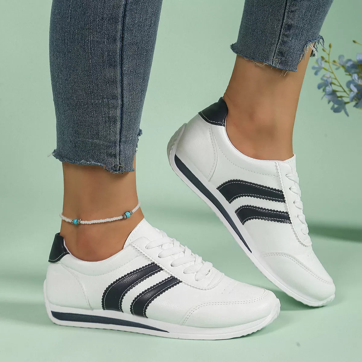 Round Toe Lace Up Sneakers