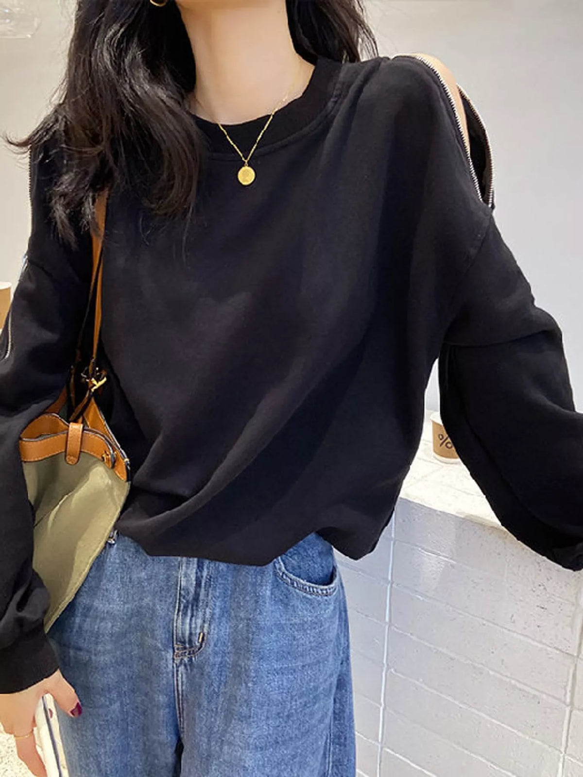 Cold-Shoulder Zipper Detail Sweatshirt