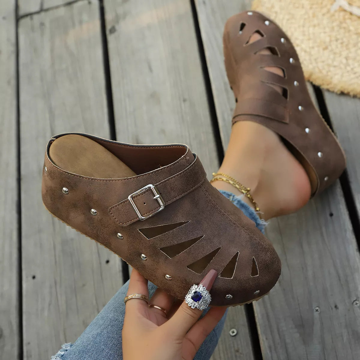 Round Toe Platform Sandals