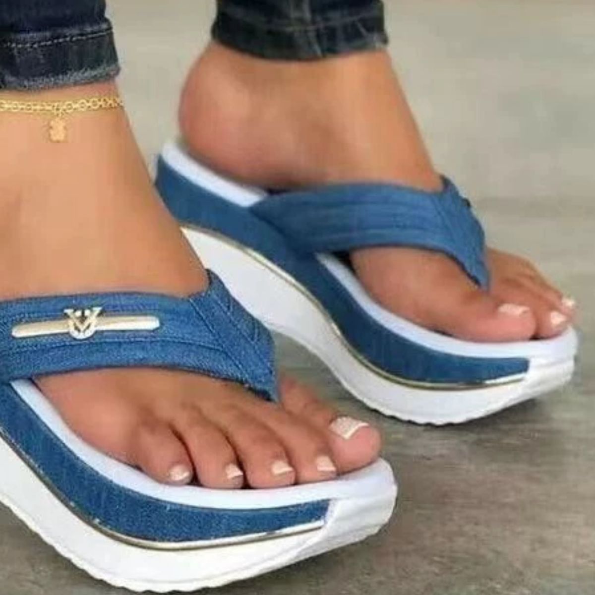 Toe Post Platform Sandals