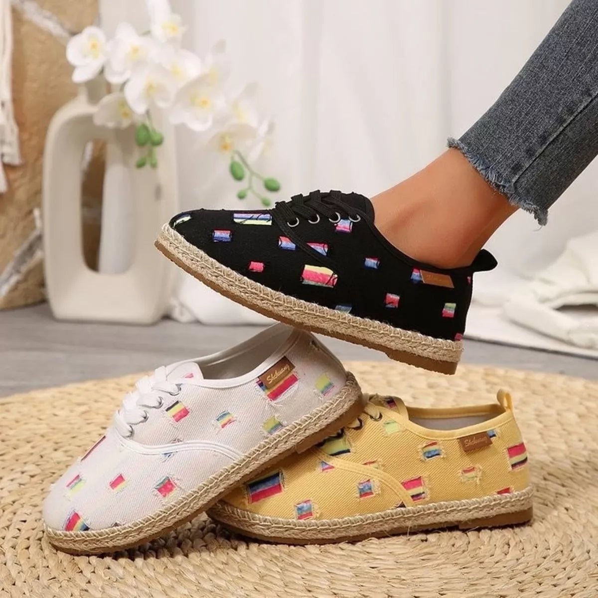 Round Toe Lace Up Sneakers