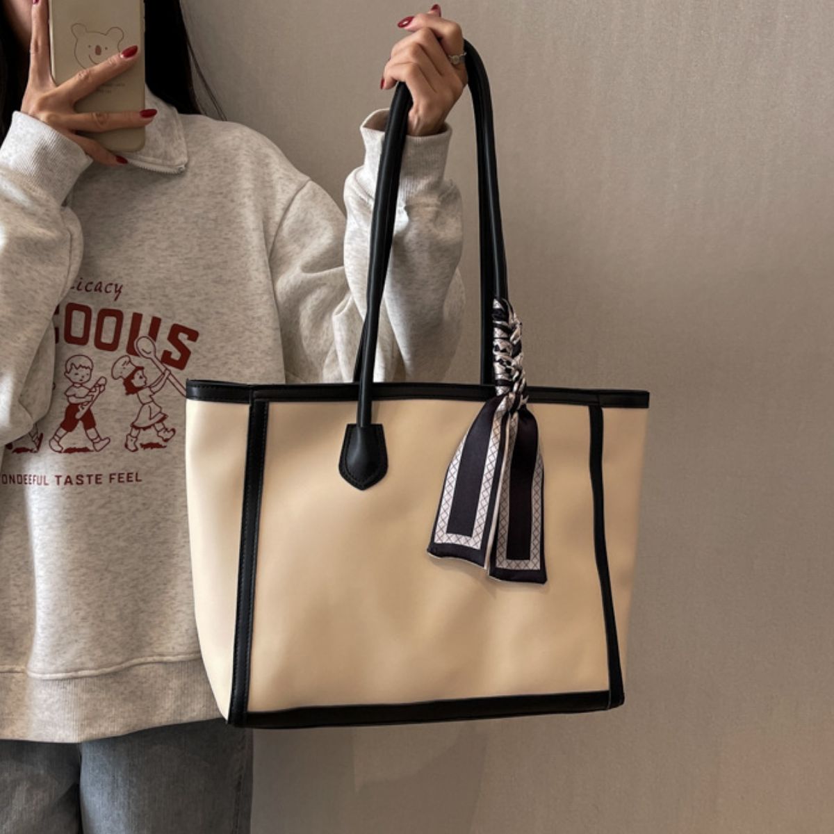 Contrast Tote Bag