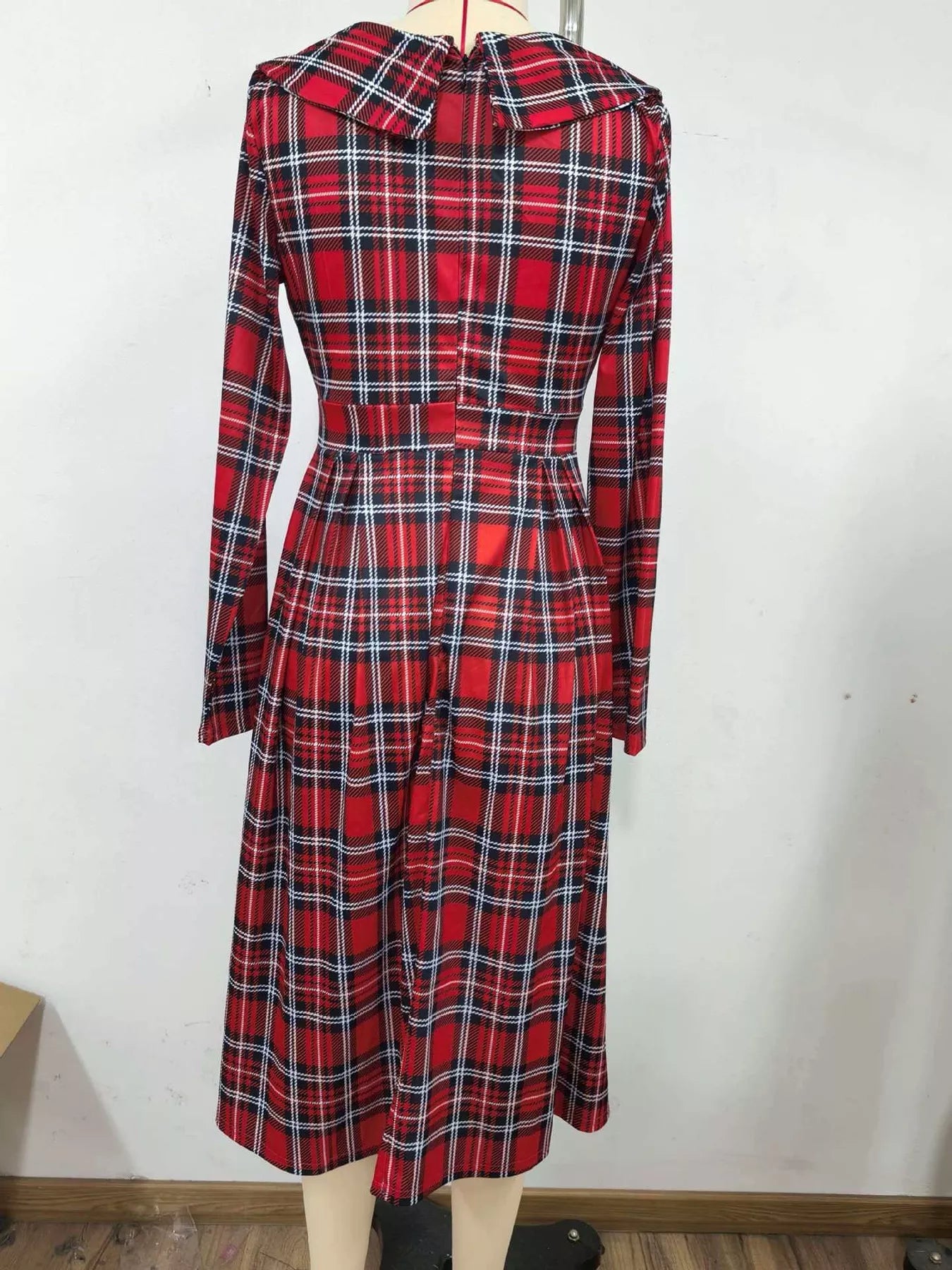 Vintage Plaid Long Sleeve Midi Dress