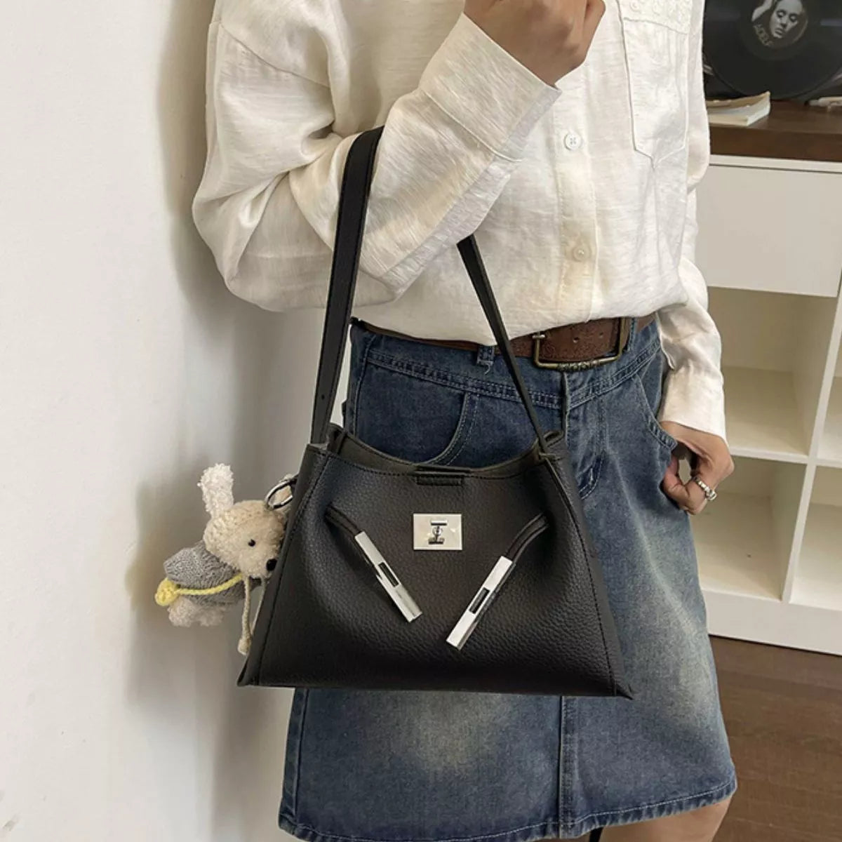 Lock Detail Crossbody Bag