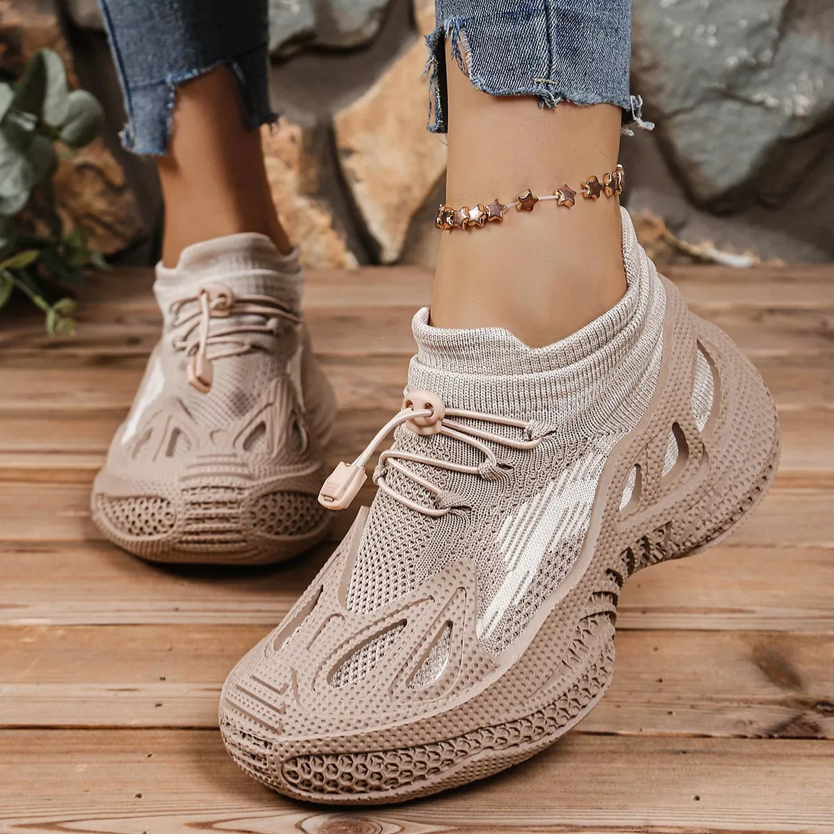 Lace Up Round Toe Sneakers