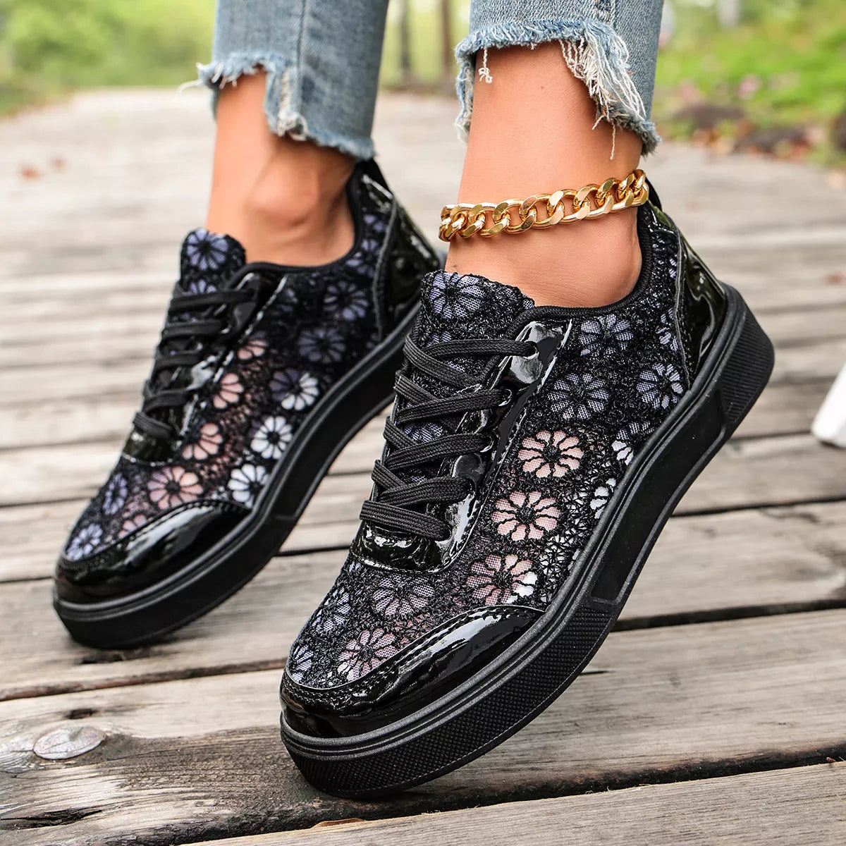 Round Toe Lace Sneakers