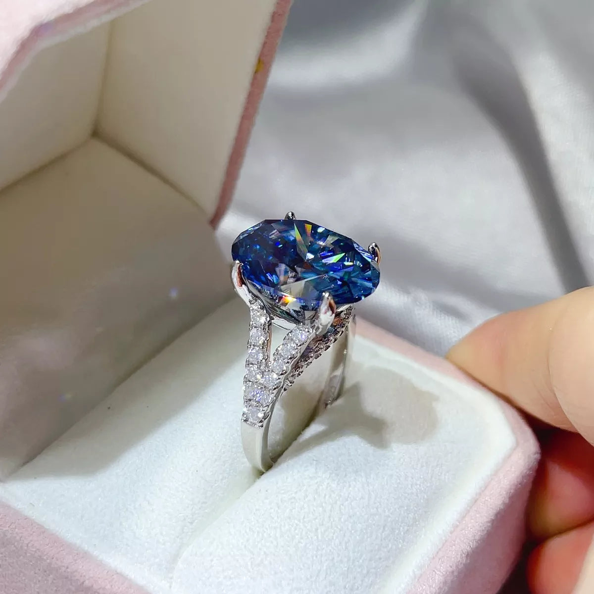 10 Carat Moissanite 925 Sterling Silver Ring