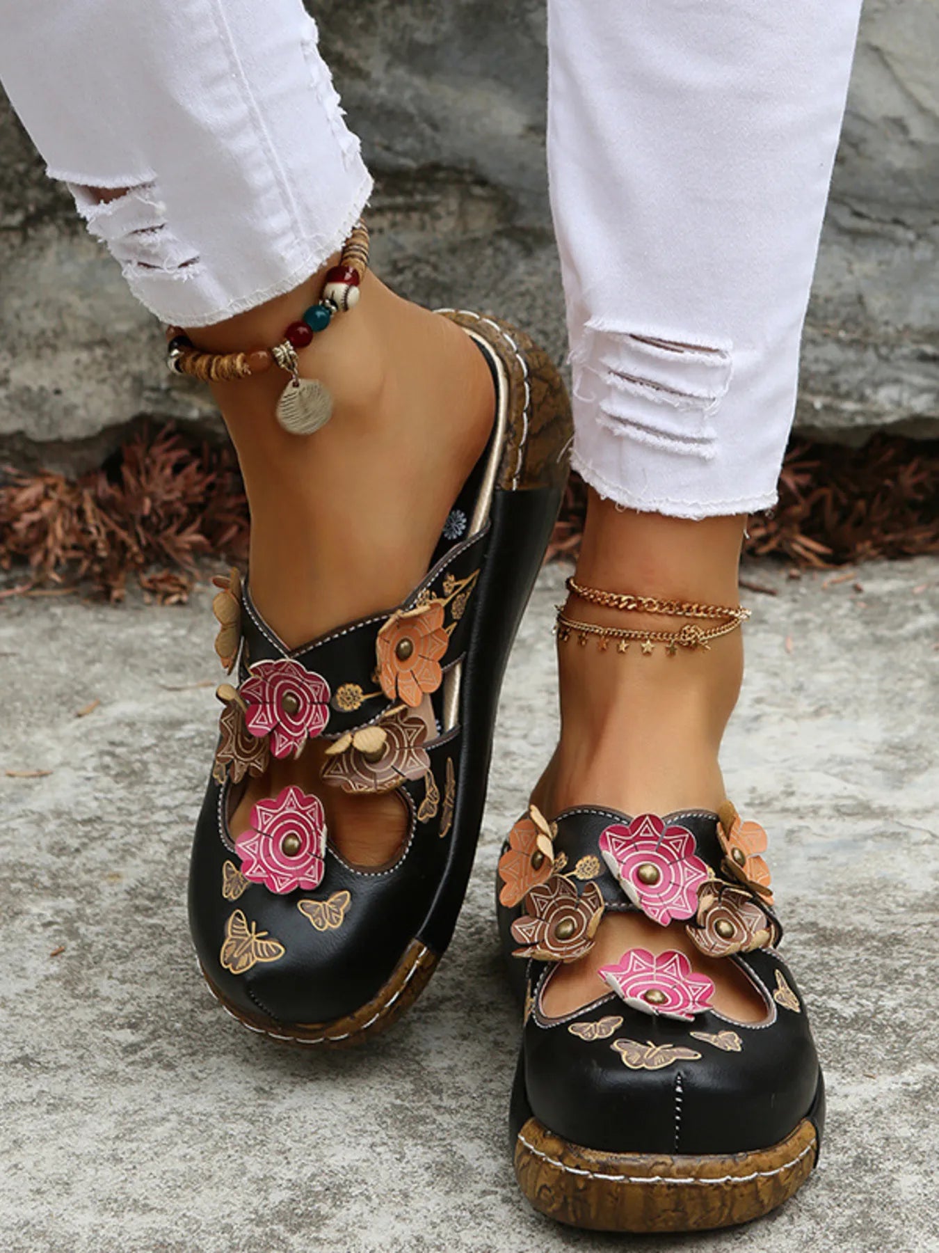 Floral Round Neck Sandals