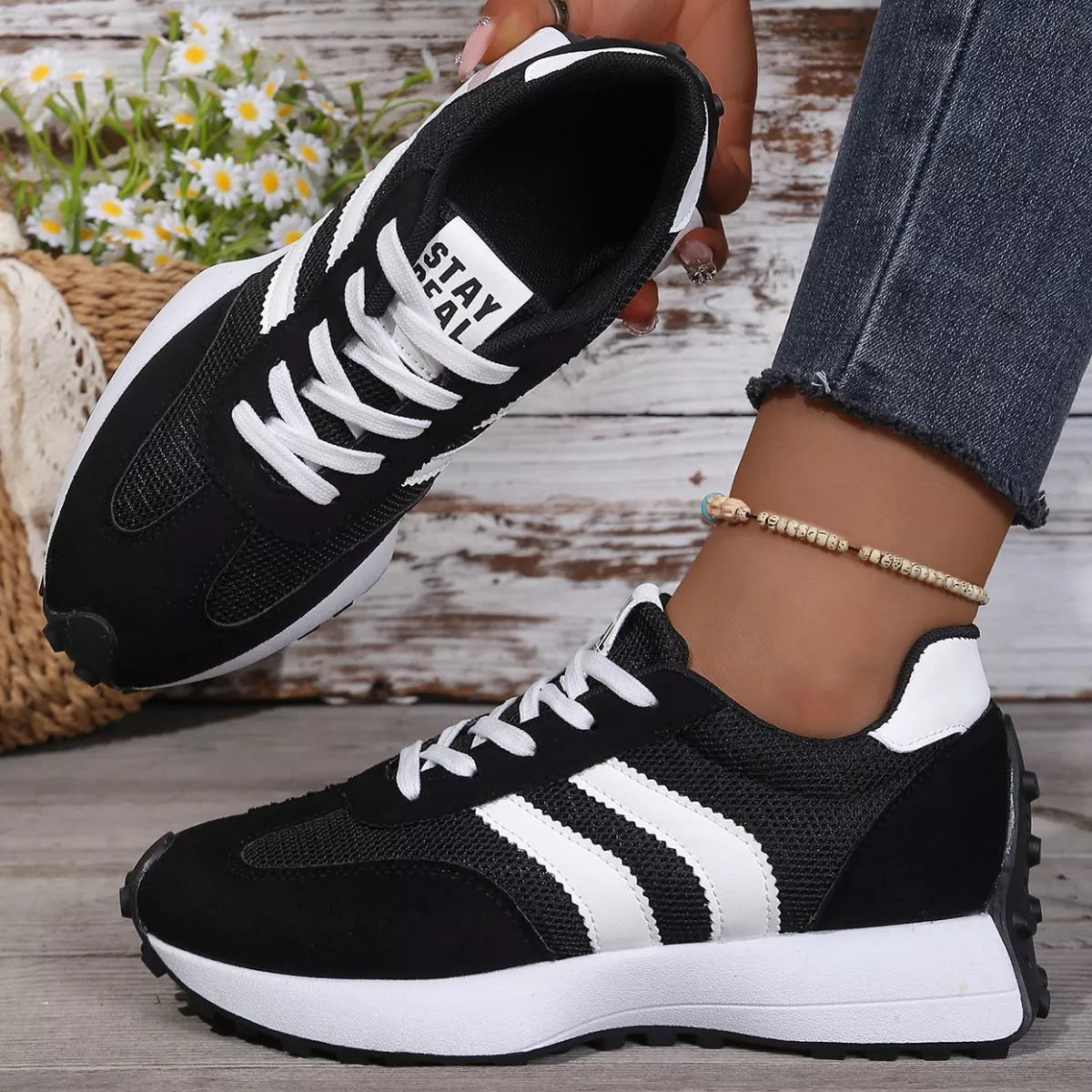 Lace Up Round Toe Sneakers