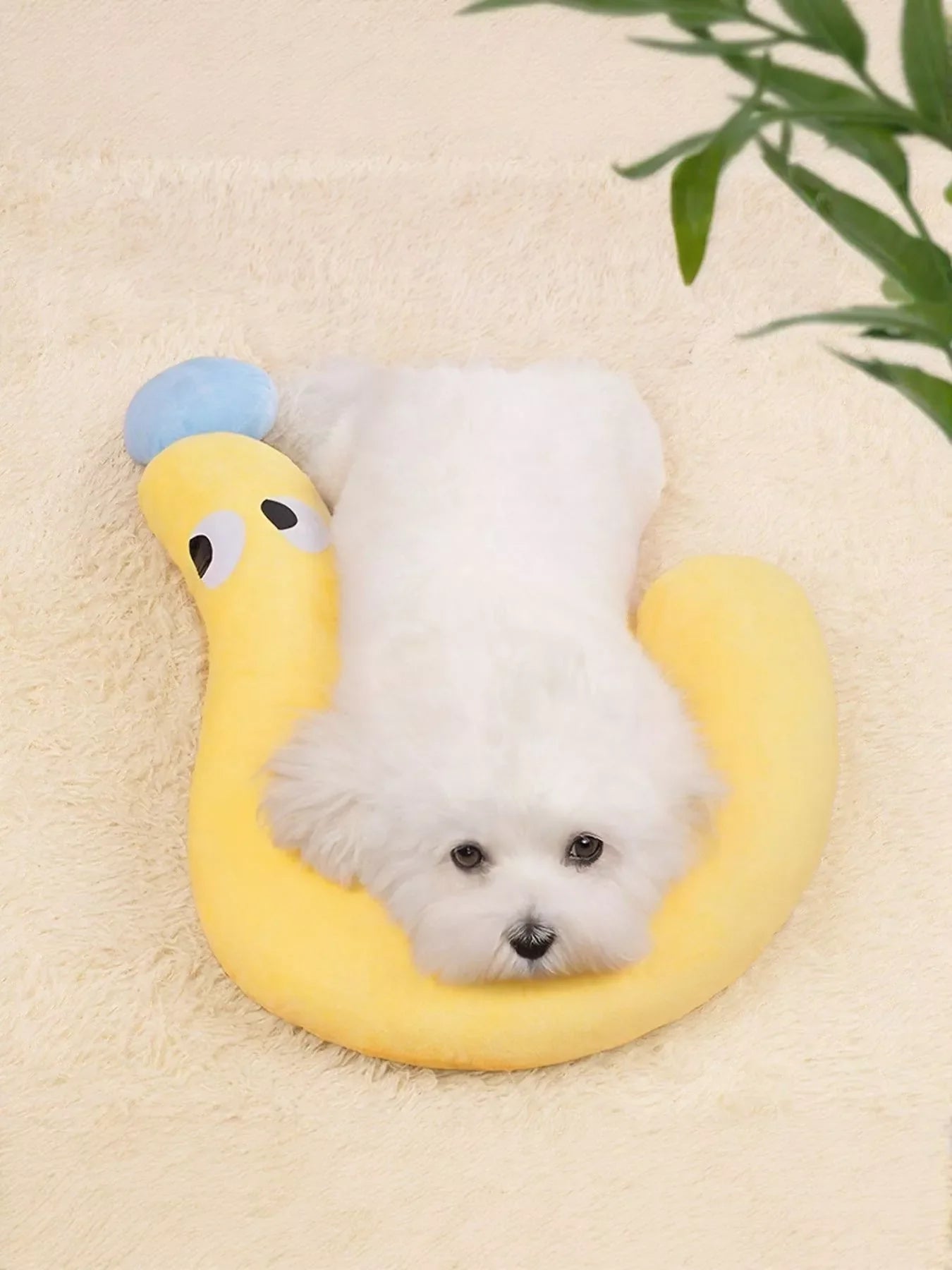 Question Mark Shaped Plush Pet Bed