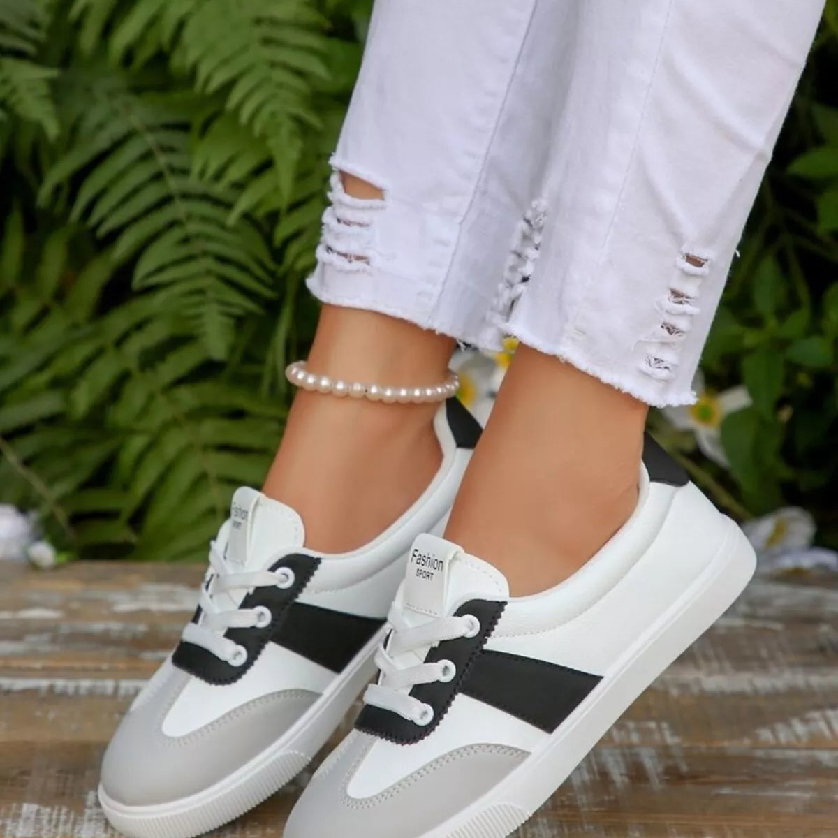 Round Toe Lace Up Sneakers