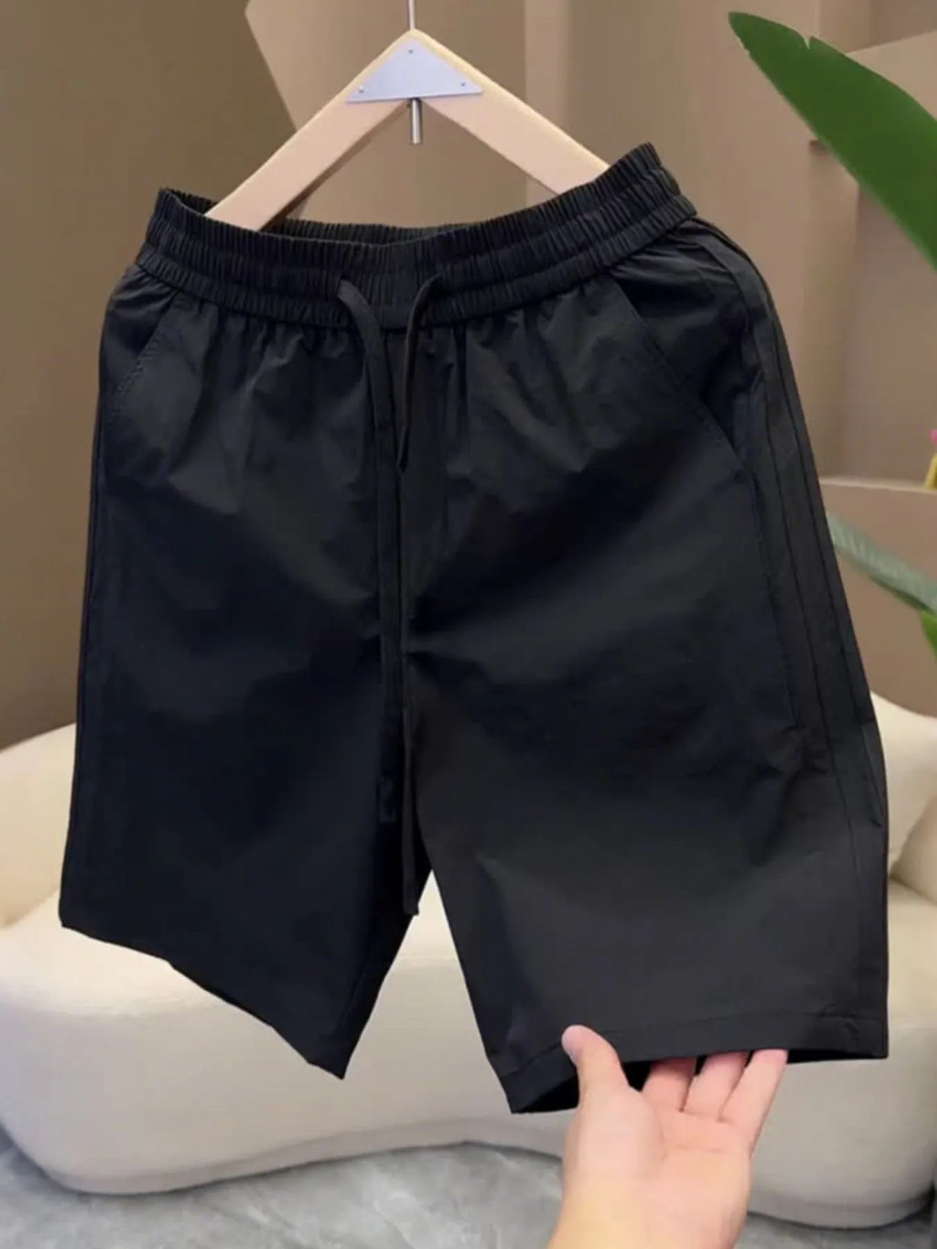 Men's Pocketed Drawstring Shorts