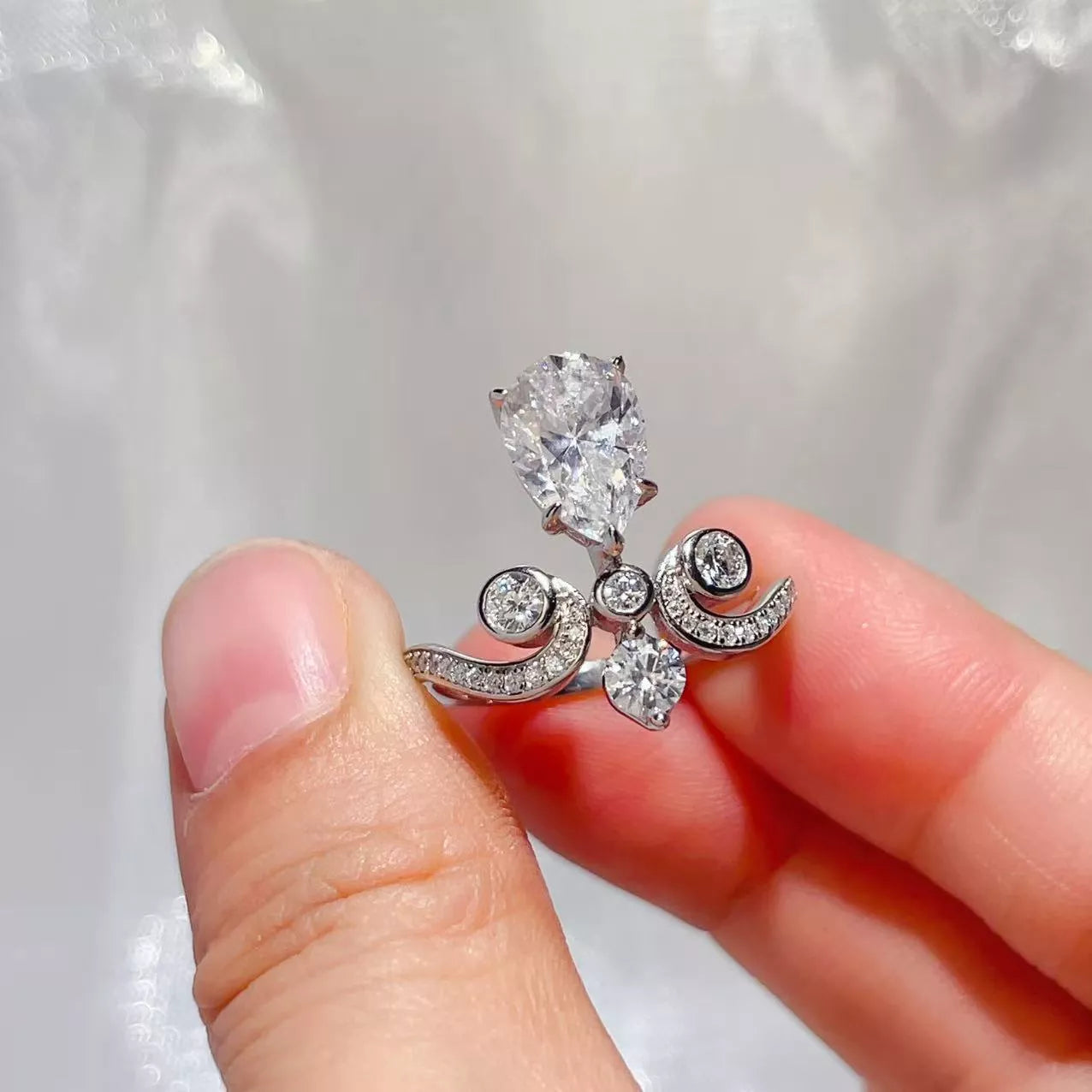 2 Carat Moissanite 925 Sterling Silver Ring