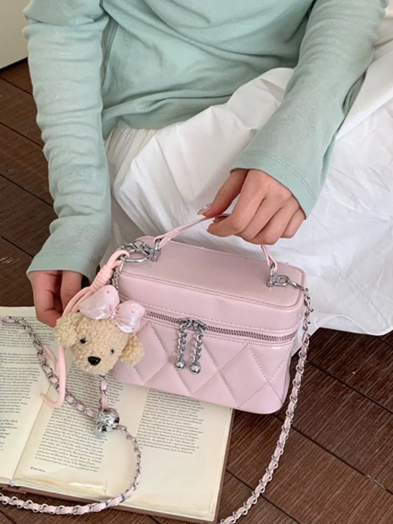 Quilted Chain Strap Crossbody Bag
