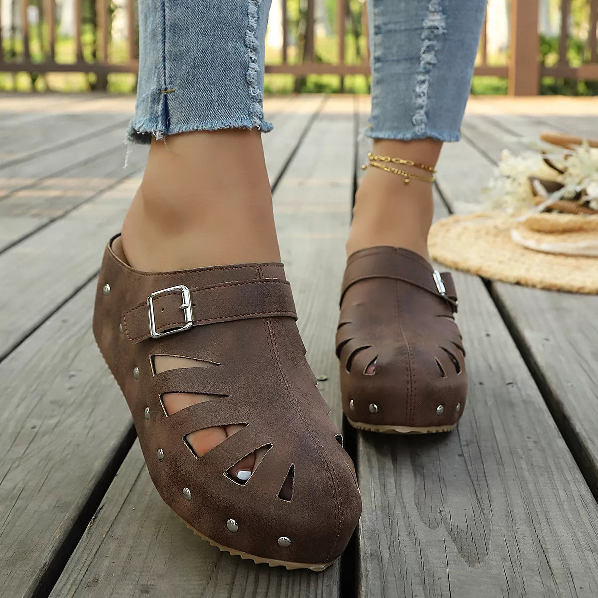 Round Toe Platform Sandals
