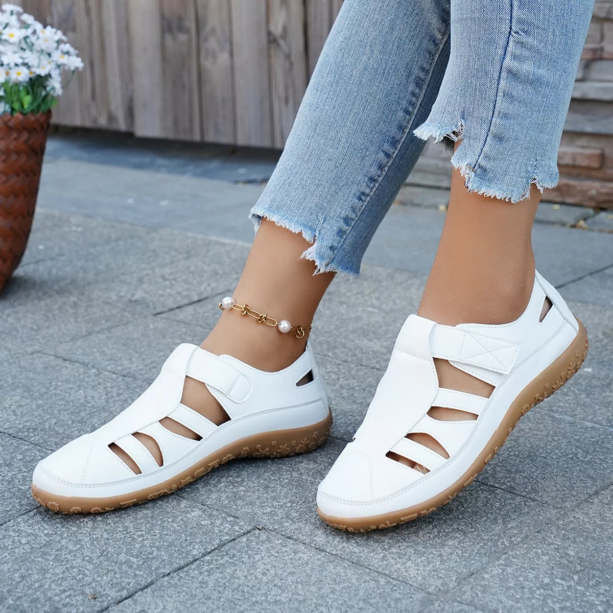 Round Toe Cutout Sandals