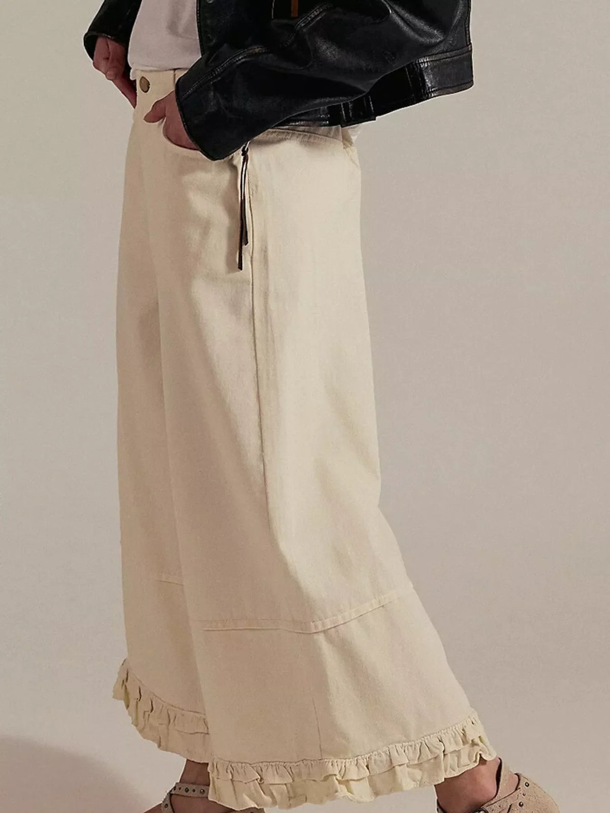 Wide-Leg Ruffle Hem Jeans
