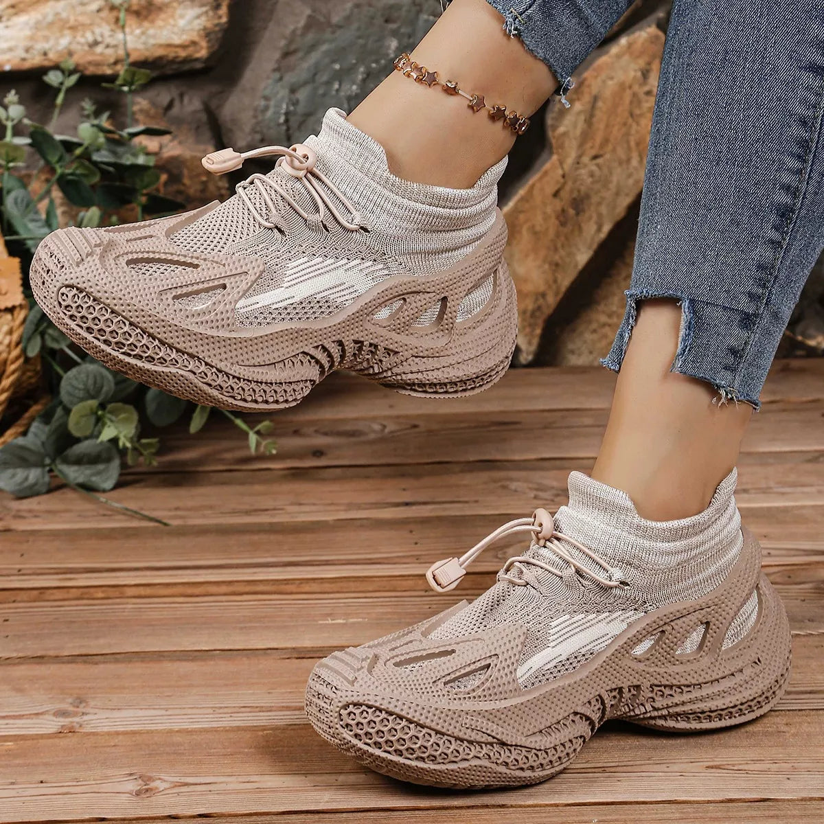 Lace Up Round Toe Sneakers