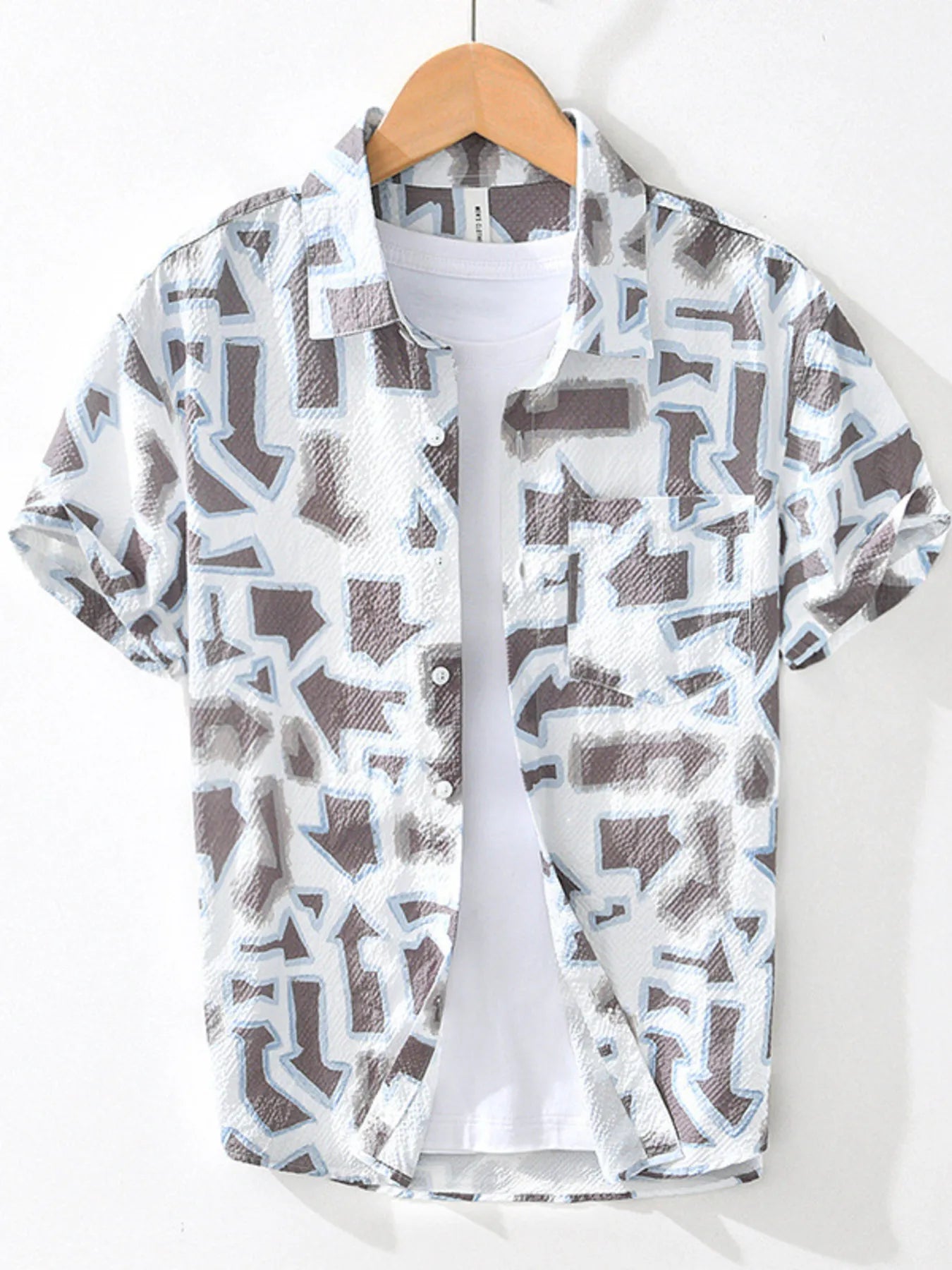 Men's Printed Button Up Short Sleeve Shirt