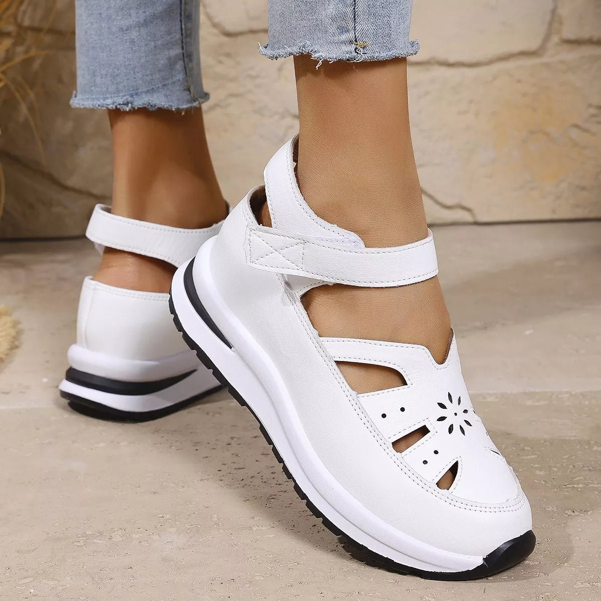 Round Toe Platform Sandals
