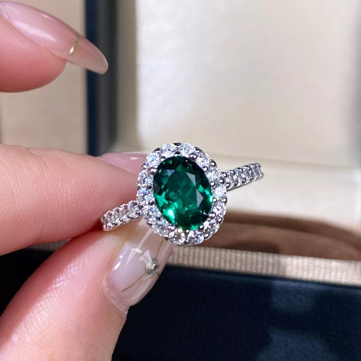 925 sterling Silver Oval Cut Synthetic Emerald Ring