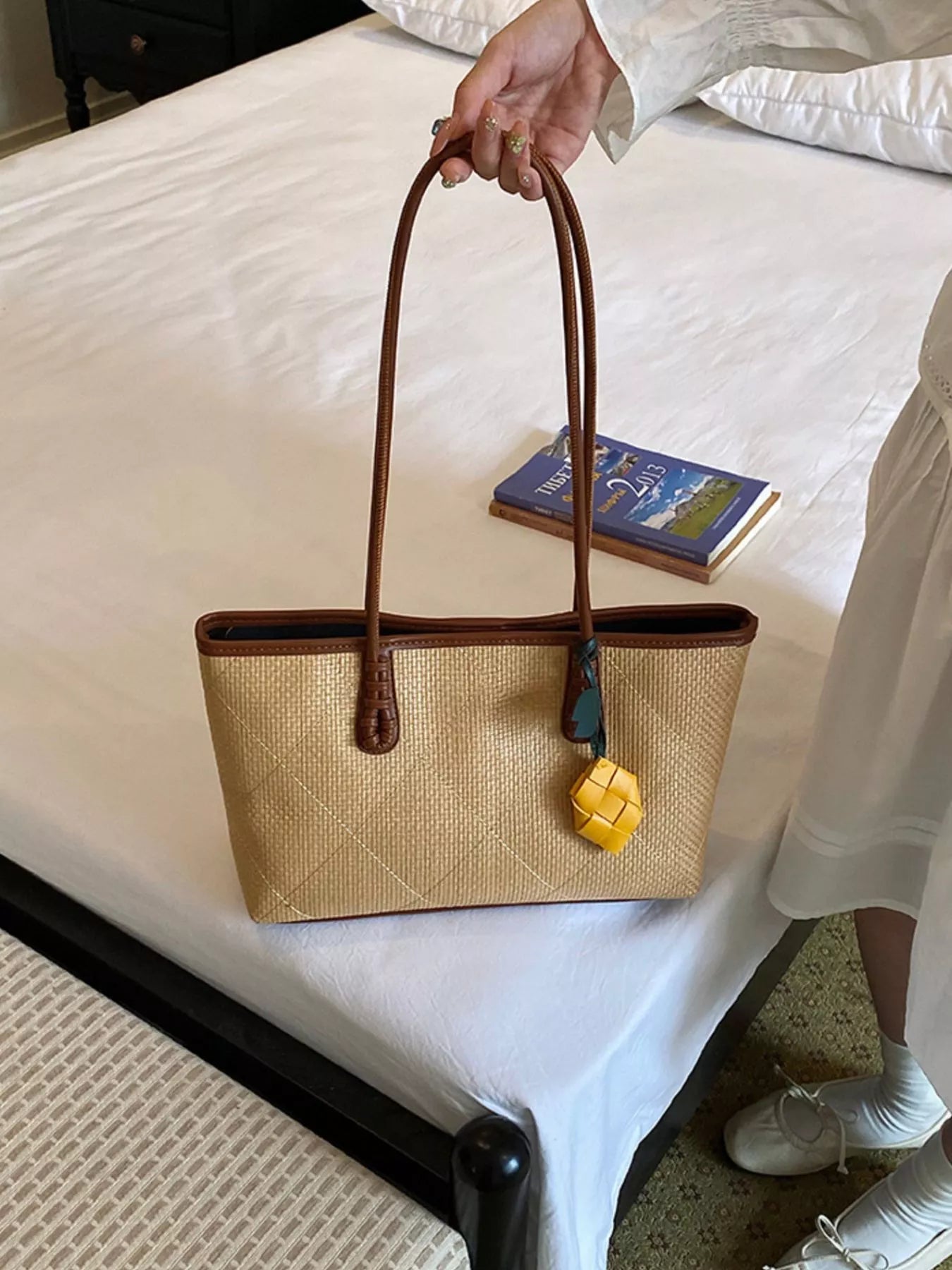 Contrast Trim Shoulder Bag