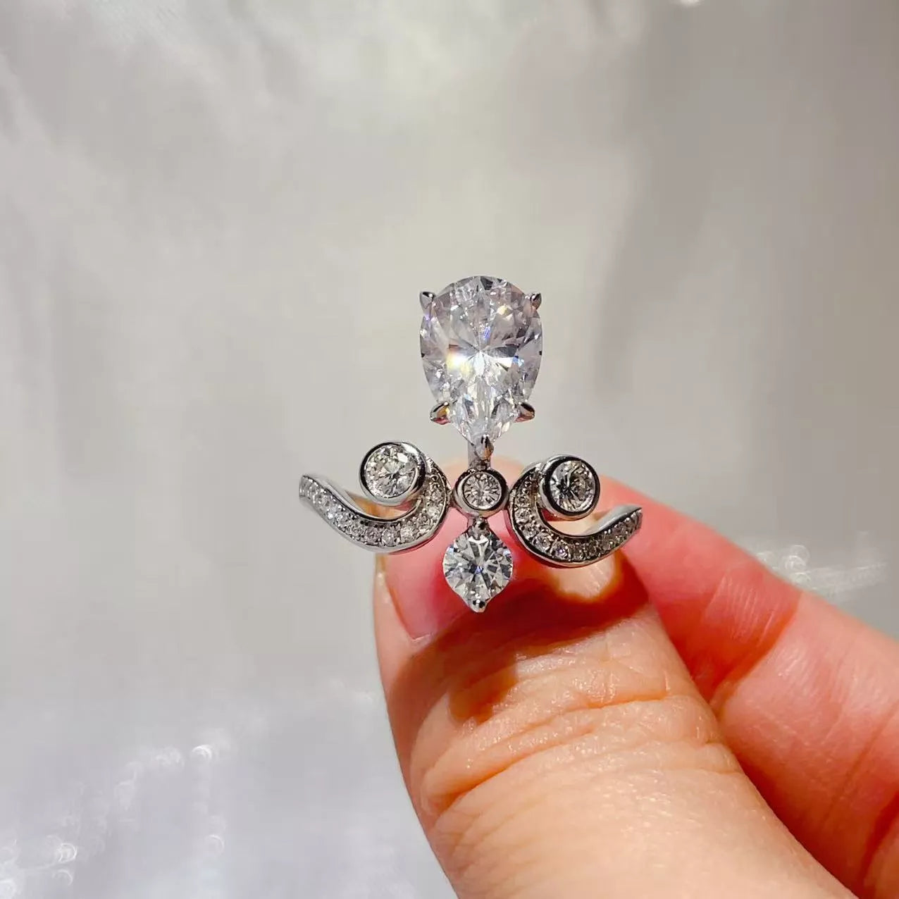 2 Carat Moissanite 925 Sterling Silver Ring