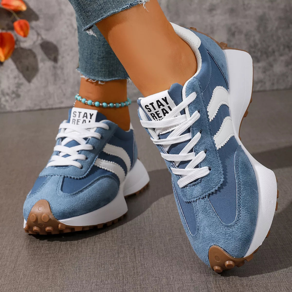 Lace Up Round Toe Sneakers