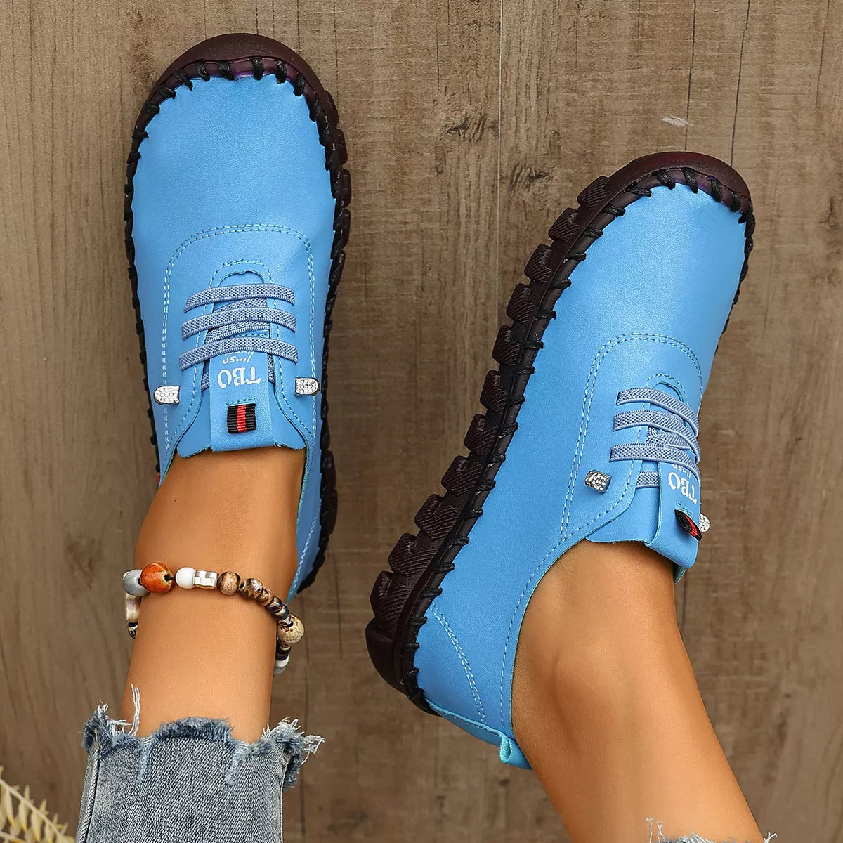 Round Toe Lace Up Sneakers
