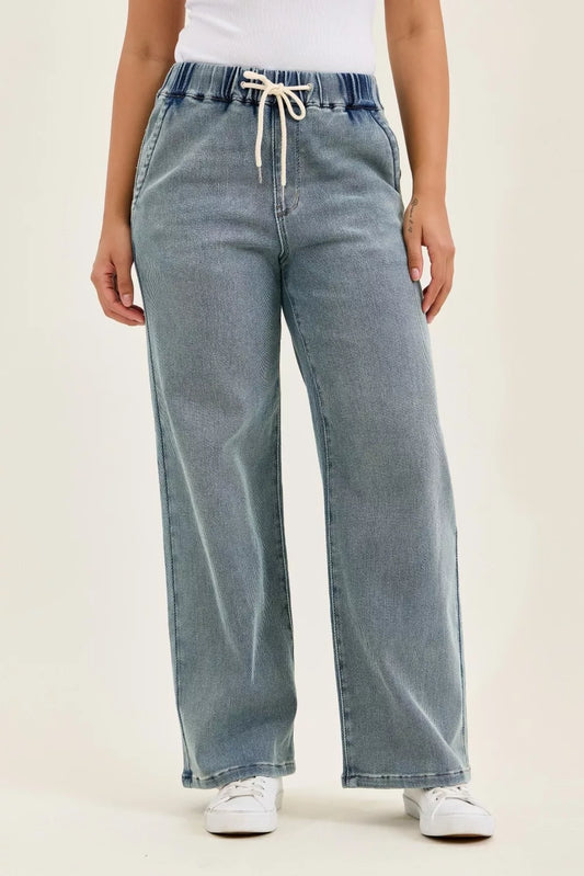 Judy Blue Hight Waist Wilhelmina Baggy Jeans with Md Aged Stone Blue Wash