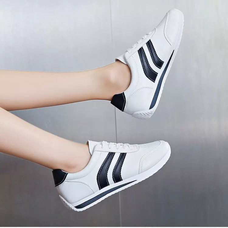 Round Toe Lace Up Sneakers