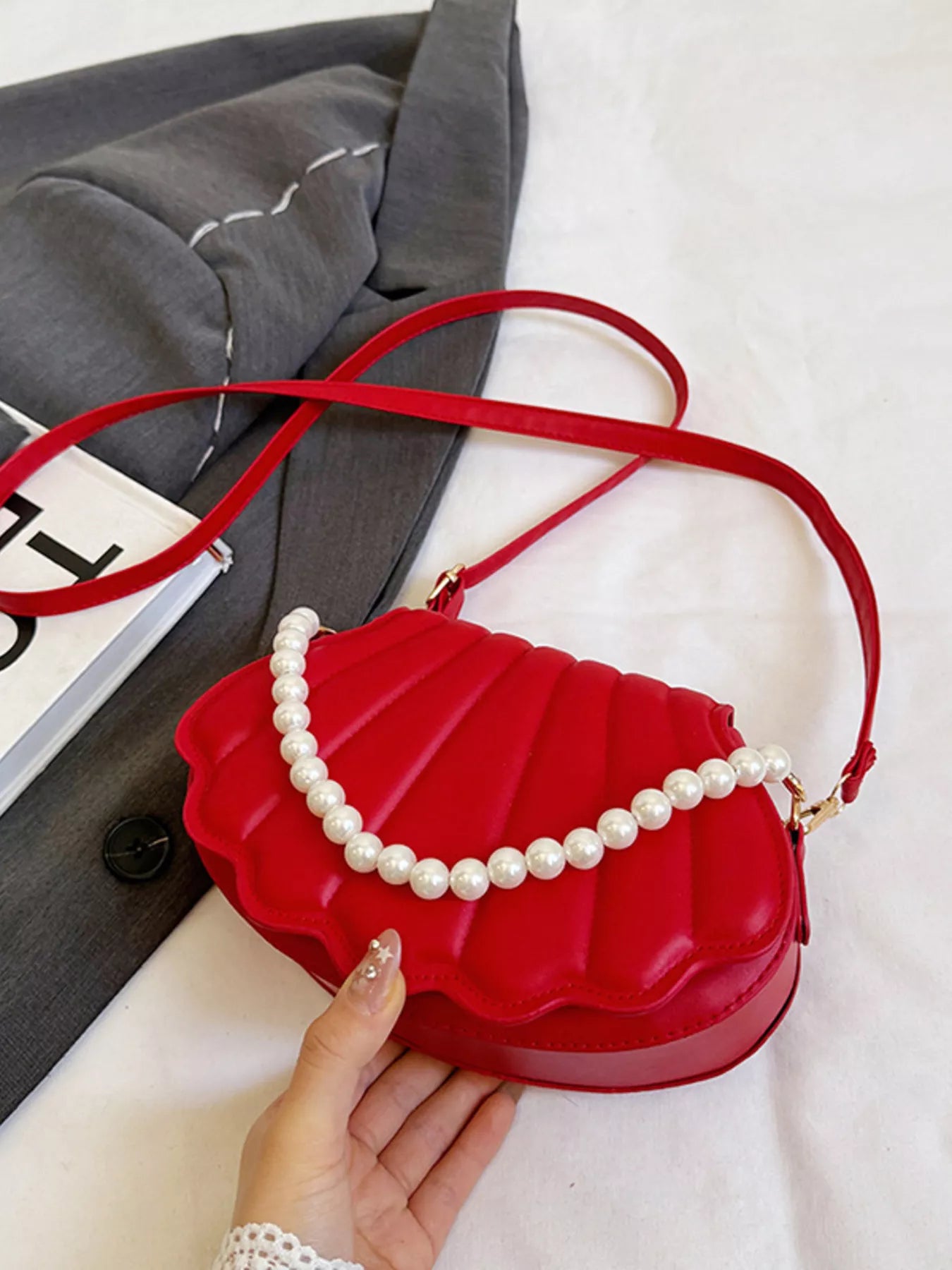 Shell-Shaped Pearl Decor Crossbody Bag