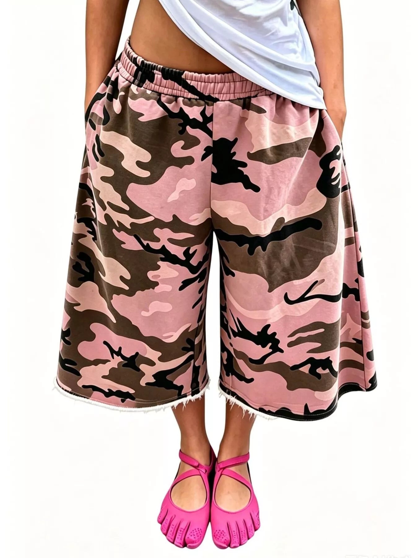 Wide-Leg Cropped Sweatpants with Pockets
