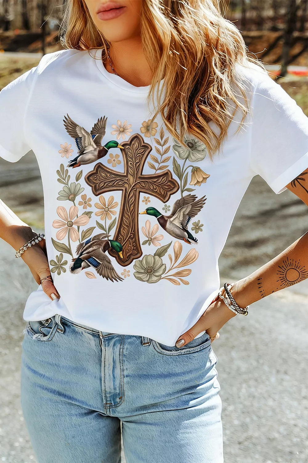 Full Size Mallard Cross Floral Graphic Casual T Shirt Plus Size
