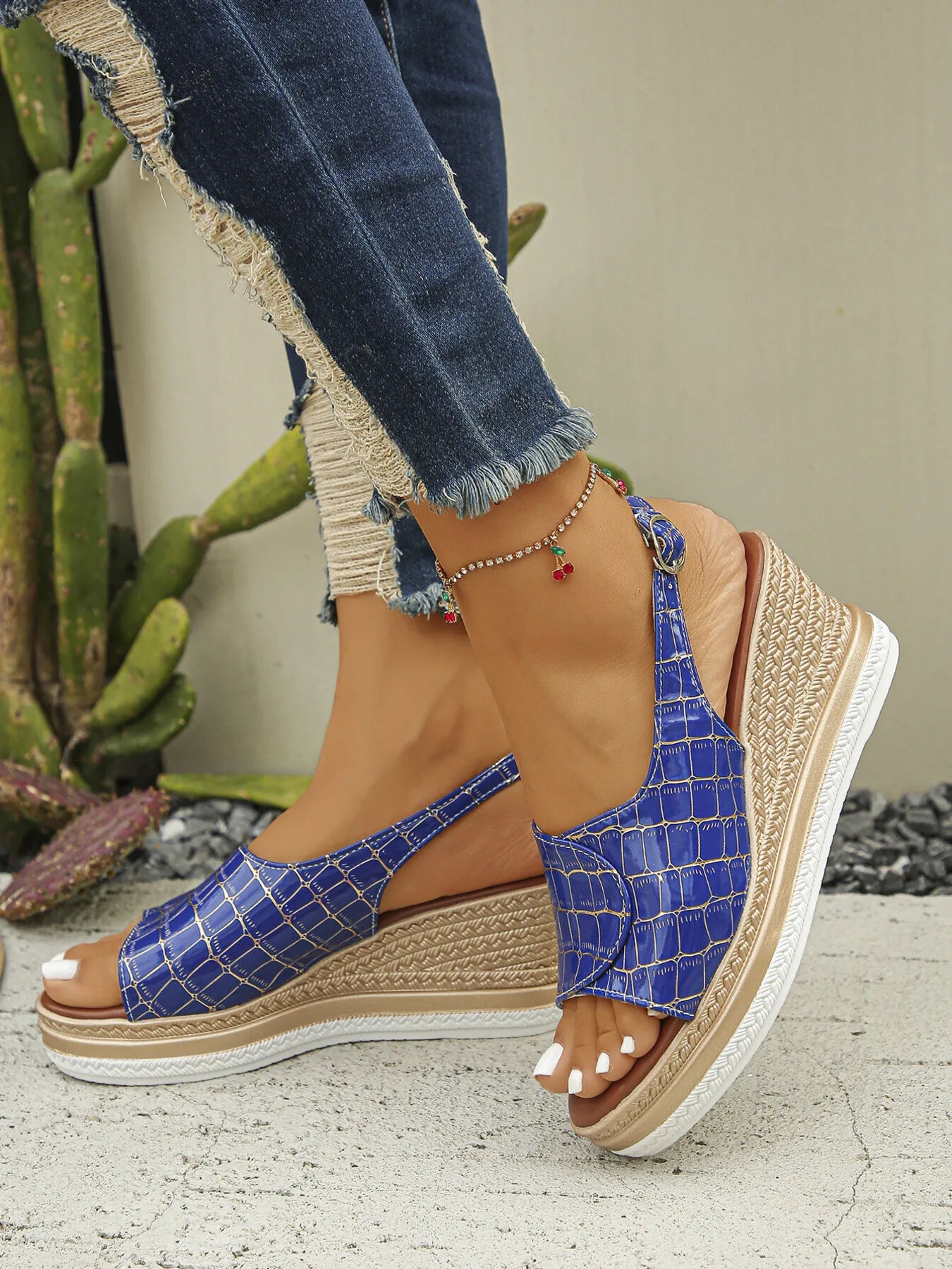 Crocodile Pattern Platform Wedge Sandals