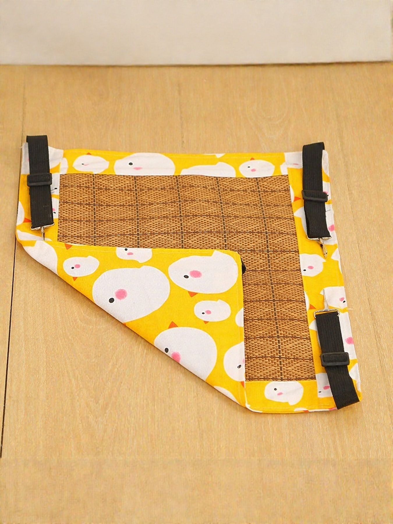 Comfortable Hanging Pet Hammock with Adjustable Straps