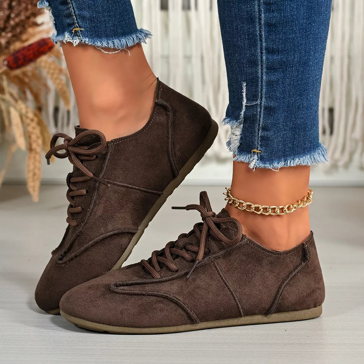 Lace Up Round Toe Sneakers