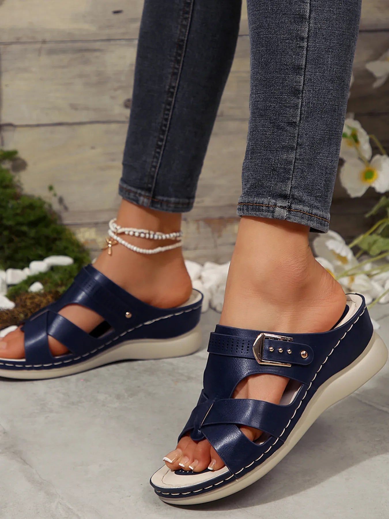 Comfortable Cross-Strap Sandals