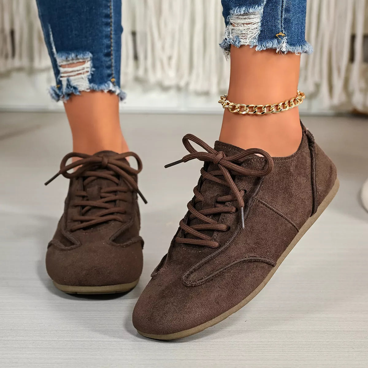 Lace Up Round Toe Sneakers