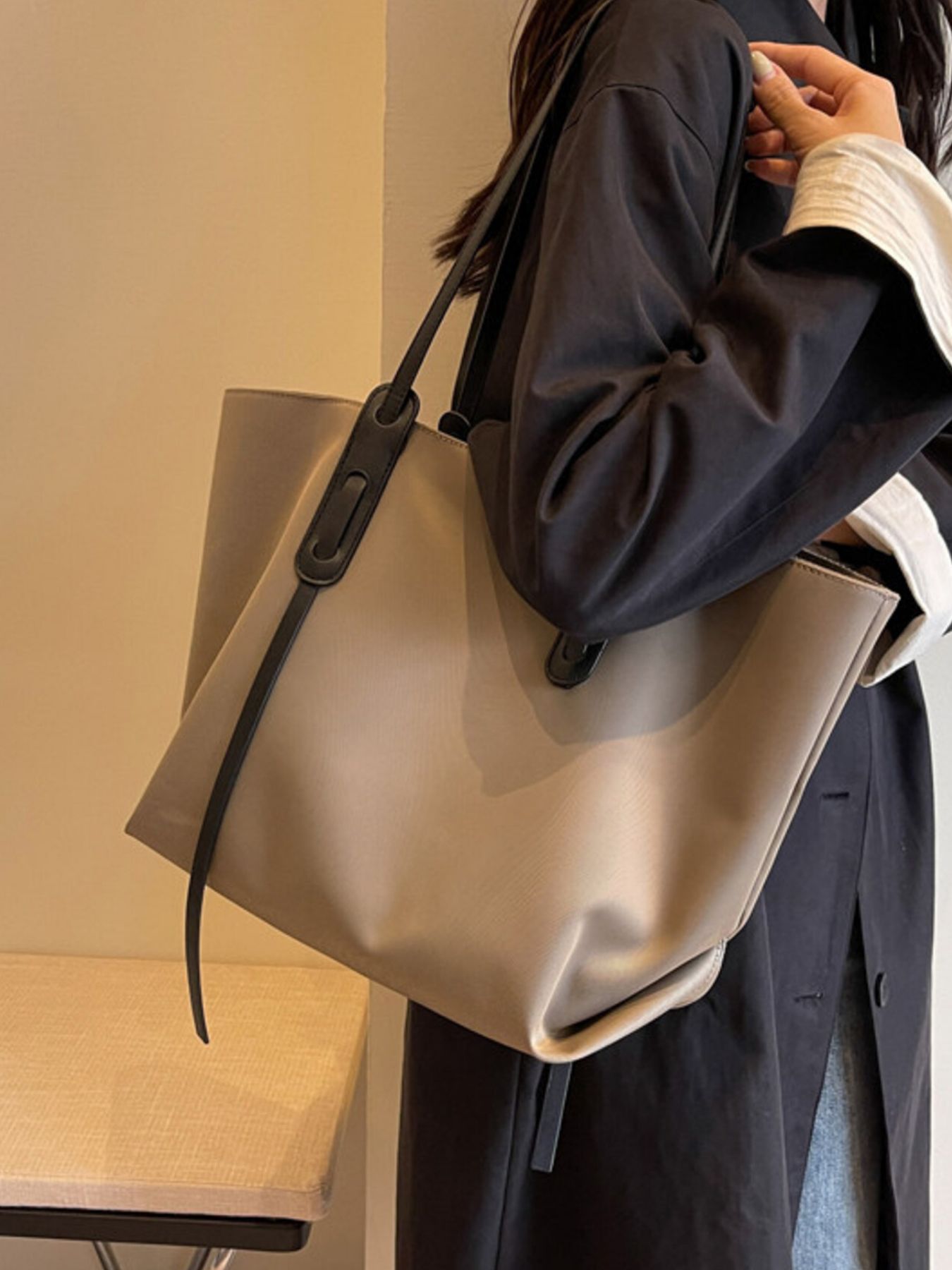 Large Capacity Tote Bag