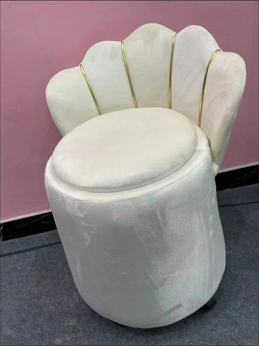 Begonia Makeup Chair