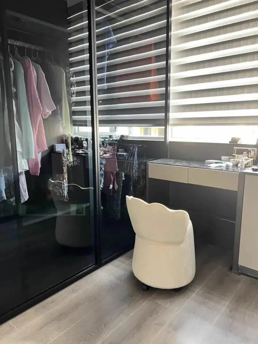 Begonia Makeup Chair