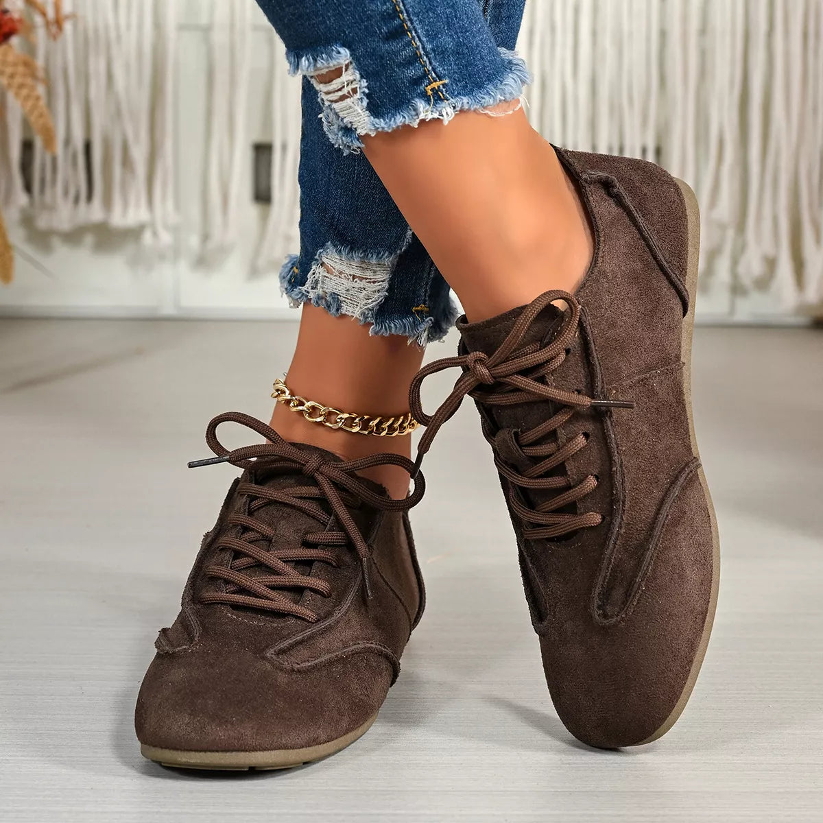Lace Up Round Toe Sneakers
